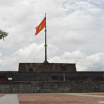 De Vietnamese vlag op de Citadel van Hué<br/>Copyright © JTravel.nl De Vietnamese vlag op de Citadel van Hué / Copyright © JTravel.nl