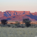 De omgeving tijdens de zonsondergang tijdens de sundowner op de Little Sossus Campsite<br/>Copyright © JTravel.nl De omgeving tijdens de zonsondergang tijdens de sundowner op de Little Sossus Campsite / Copyright © JTravel.nl