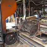 In de houtzagerij bij de botenmakerij tussen Qui Nhon en Nha Trang op 17-9-2013<br/>Copyright © JTravel.nl In de houtzagerij bij de botenmakerij tussen Qui Nhon en Nha Trang op 17-9-2013 / Copyright © JTravel.nl