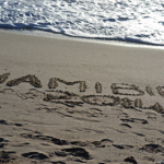 Tekst in het zand op het strand van Swakopmund<br/>Copyright © JTravel.nl Tekst in het zand op het strand van Swakopmund / Copyright © JTravel.nl