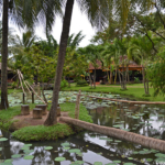 De tuin van het Mekong Tien Giang Restaurant op 24-9-2013<br/>Copyright © JTravel.nl De tuin van het Mekong Tien Giang Restaurant op 24-9-2013 / Copyright © JTravel.nl