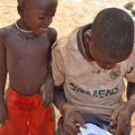Kinderen van de Himba stam in Otjikandero<br/>Copyright © JTravel.nl Kinderen van de Himba stam in Otjikandero / Copyright © JTravel.nl