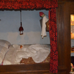 Een bedstee in de opkamer in de Oudheidkamer in Den Burg<br/>Copyright © JTravel.nl Een bedstee in de opkamer in de Oudheidkamer in Den Burg / Copyright © JTravel.nl