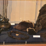 De tentoonstelling 'Meer dan mooi' op de zolder van de Oudheidkamer in Den Burg<br/>Copyright © JTravel.nl De tentoonstelling 'Meer dan mooi' op de zolder van de Oudheidkamer in Den Burg / Copyright © JTravel.nl