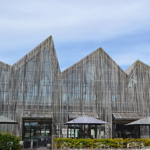 De achterkant van het hoofdgebouw van het Kaap Skil Museum in Oudeschild<br/>Copyright © JTravel.nl De achterkant van het hoofdgebouw van het Kaap Skil Museum in Oudeschild / Copyright © JTravel.nl