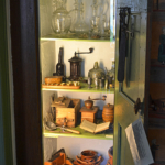 Een kast in de keuken in de Oudheidkamer in Den Burg<br/>Copyright © JTravel.nl Een kast in de keuken in de Oudheidkamer in Den Burg / Copyright © JTravel.nl