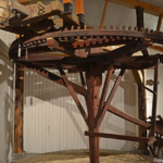 Een karnmolen in het Cultuurhistorisch Museum Texel in De Waal<br/>Copyright © JTravel.nl Een karnmolen in het Cultuurhistorisch Museum Texel in De Waal / Copyright © JTravel.nl