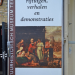 Een banner aan de buitenkant van het Cultuurhistorisch Museum Texel in De Waal<br/>Copyright © JTravel.nl Een banner aan de buitenkant van het Cultuurhistorisch Museum Texel in De Waal / Copyright © JTravel.nl
