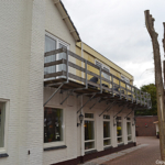 De balkons aan de buitenkant van Hotel Beatrix in De Koog<br/>Copyright © JTravel.nl De balkons aan de buitenkant van Hotel Beatrix in De Koog / Copyright © JTravel.nl