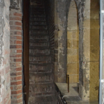 Een van de vele trappen in de catacomben in de St. Bavokerk in Haarlem tijdens de Instawalk Waterbazen<br/>Copyright © JTravel.nl Een van de vele trappen in de catacomben in de St. Bavokerk in Haarlem tijdens de Instawalk Waterbazen / Copyright © JTravel.nl