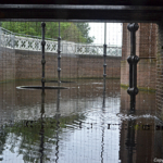 Het water rond het museum van binnenuit bekeken in het Cruquius Museum in Cruquius tijdens de Instawalk Waterbazen<br/>Copyright © JTravel.nl Het water rond het museum van binnenuit bekeken in het Cruquius Museum in Cruquius tijdens de Instawalk Waterbazen / Copyright © JTravel.nl