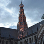 De toren van de St. Bavokerk in Haarlem tijdens de Instawalk Waterbazen<br/>Copyright © JTravel.nl De toren van de St. Bavokerk in Haarlem tijdens de Instawalk Waterbazen / Copyright © JTravel.nl