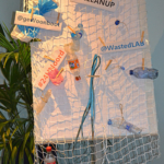 De workshop โVerdien geld met je plastic afvalโ op de GeWoonboot in Amsterdam Noord tijdens de Instameet 24H Noord<br/>Copyright ยฉ JTravel.nl De workshop โVerdien geld met je plastic afvalโ op de GeWoonboot in Amsterdam Noord tijdens de Instameet 24H Noord / Copyright ยฉ JTravel.nl