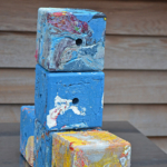 Blokken gemaakt van LDPE plastic tijdens de workshop โVerdien geld met je plastic afvalโ op de GeWoonboot in Amsterdam Noord tijdens de Instameet 24H Noord<br/>Copyright ยฉ JTravel.nl Blokken gemaakt van LDPE plastic tijdens de workshop โVerdien geld met je plastic afvalโ op de GeWoonboot in Amsterdam Noord tijdens de Instameet 24H Noord / Copyright ยฉ JTravel.nl