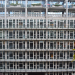 Het uitzicht vanaf een galerij op de 4e etage aan een binnenplein in het Groot Handelsgebouw in Rotterdam<br/>Copyright © JTravel.nl Het uitzicht vanaf een galerij op de 4e etage aan een binnenplein in het Groot Handelsgebouw in Rotterdam / Copyright © JTravel.nl