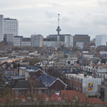Het uitzicht vanaf het dakterras naar de Euromast in het Groot Handelsgebouw in Rotterdam<br/>Copyright © JTravel.nl Het uitzicht vanaf het dakterras naar de Euromast in het Groot Handelsgebouw in Rotterdam / Copyright © JTravel.nl