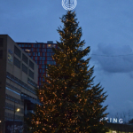 De kerstboom op het Stationsplein in Rotterdam<br/>Copyright © JTravel.nl De kerstboom op het Stationsplein in Rotterdam / Copyright © JTravel.nl