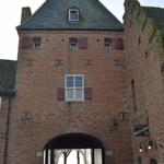 De toegangspoort van Kasteel Doorwerth<br/>Copyright ยฉ JTravel.nl De toegangspoort van Kasteel Doorwerth / Copyright ยฉ JTravel.nl