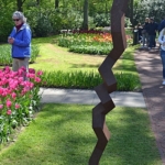 Het kunstwerk 'Rhytm Stick' van Roland de Jong Orlando<br/>Copyright ยฉ JTravel.nl Het kunstwerk 'Rhytm Stick' van Roland de Jong Orlando / Copyright ยฉ JTravel.nl