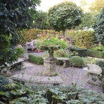 In de tuin van Tassenmuseum Hendrikje aan de Herengracht in Amsterdam<br/>Copyright ยฉ JTravel.nl In de tuin van Tassenmuseum Hendrikje aan de Herengracht in Amsterdam / Copyright ยฉ JTravel.nl