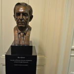 Een borstbeeld van de oprichter van het Diamant Museum in Amsterdam<br/>Copyright ยฉ JTravel.nl Een borstbeeld van de oprichter van het Diamant Museum in Amsterdam / Copyright ยฉ JTravel.nl