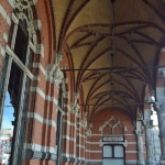 Aan de buitenkant van het stationsgebouw van Groningen<br/>Copyright © JTravel.nl Aan de buitenkant van het stationsgebouw van Groningen / Copyright © JTravel.nl