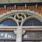 Aan de perronkant van het stationsgebouw van Groningen<br/>Copyright © JTravel.nl Aan de perronkant van het stationsgebouw van Groningen / Copyright © JTravel.nl