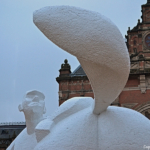 Peerd van Ome Loeks voor het Station van Groningen<br/>Copyright © JTravel.nl Peerd van Ome Loeks voor het Station van Groningen / Copyright © JTravel.nl