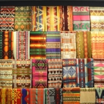 Het werk Cylinders van glaskunstenaar Dale Chihuly in het Groninger Museum in Groningen<br/>Copyright © JTravel.nl Het werk Cylinders van glaskunstenaar Dale Chihuly het Groninger Museum in Groningen / Copyright © JTravel.nl