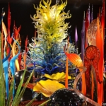 Het werk Mille Fiori van glaskunstenaar Dale Chihuly het Groninger Museum in Groningen / Copyright © JTravel.nl