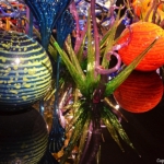 Het werk Mille Fiori van glaskunstenaar Dale Chihuly het Groninger Museum in Groningen / Copyright © JTravel.nl