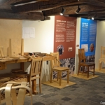 De tijdelijke tentoonstelling 'Made in stad. Stoelen van Meubelfabriek J.A. Huizinga' in het Noordelijk Scheepvaartmuseum in Groningen<br/>Copyright © JTravel.nl De tijdelijke tentoonstelling 'Made in stad. Stoelen van Meubelfabriek J.A. Huizinga' in het Noordelijk Scheepvaartmuseum in Groningen / Copyright © JTravel.nl