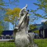 Het Gustav Mahlerplein tijdens de groene wandeling Zuidas in Amsterdam<br/>Copyright © JTravel.nl Het Gustav Mahlerplein tijdens de groene wandeling Zuidas in Amsterdam / Copyright © JTravel.nl