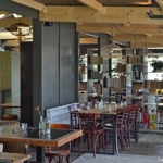 Lunchen bij Fort Uitermeer tijdens de Instameet Waterliniepad<br/>Copyright © JTravel.nl Lunchen Fort Uitermeer tijdens de Instameet Waterliniepad / Copyright © JTravel.nl