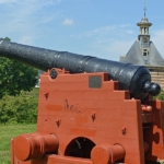 Een kanon voor korenmolen De Hoop in Gorinchem tijdens deel 3 van de Instameet Waterliniepad<br/>Copyright ยฉ JTravel.nl Een kanon voor Korenmolen De Hoop in Gorinchem tijdens deel 3 van de Instameet Waterliniepad / Copyright ยฉ JTravel.nl