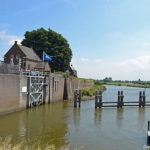 Buiten de Waterpoort in Gorinchem tijdens deel 3 van de Instameet Waterliniepad<br/>Copyright ยฉ JTravel.nl Buiten de Waterpoort in Gorinchem tijdens deel 3 van de Instameet Waterliniepad / Copyright ยฉ JTravel.nl