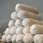 Kunstwerk โFood Chain Projectโ van kunstenaar Itamar Gilboa. Alles wat u ziet liggen is door Itamar Gilboa in een jaar gegeten en in porselein gemaakt, nu in het LAM (Lisser Art Museum) in Lisse.<br/>Copyright ยฉ JTravel.nl Kunstwerk โFood Chain Projectโ van kunstenaar Itamar Gilboa. Alles wat u ziet liggen is door Itamar Gilboa in een jaar gegeten en in porselein gemaakt, nu in het LAM (Lisser Art Museum) in Lisse / Copyright ยฉ JTravel.nl