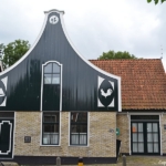 Een huis onderweg tijdens mijn wandeling in Oosterend<br/>Copyright © JTravel.nl Een huis onderweg tijdens mijn wandeling in Oosterend / Copyright © JTravel.nl