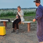 Theatervoorstelling Kiem tijdens Festival Grazende Zwaan op Landgoed Kleine Vennep in Nieuw-Vennep tijdens de Instameet Ode aan het landschap Noord-Holland in de Haarlemmermeer <br/>Copyright ยฉ JTravel.nl Theatervoorstelling Kiem tijdens Festival Grazende Zwaan op Landgoed Kleine Vennep in Nieuw-Vennep tijdens de Instameet Ode aan het landschap Noord-Holland in de Haarlemmermeer / Copyright ยฉ JTravel.nl