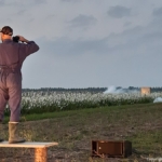 Theatervoorstelling Kiem tijdens Festival Grazende Zwaan op Landgoed Kleine Vennep in Nieuw-Vennep tijdens de Instameet Ode aan het landschap Noord-Holland in de Haarlemmermeer <br/>Copyright ยฉ JTravel.nl Theatervoorstelling Kiem tijdens Festival Grazende Zwaan op Landgoed Kleine Vennep in Nieuw-Vennep tijdens de Instameet Ode aan het landschap Noord-Holland in de Haarlemmermeer / Copyright ยฉ JTravel.nl