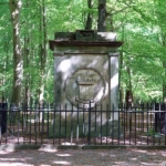 Het monument van Laurens Janszoon Coster in de Haarlemmerhout tijdens de Stadse Tocht Haarlem <br/>Copyright © JTravel.nl Het monument van Laurens Janszoon Coster in de Haarlemmerhout tijdens de Stadse Tocht Haarlem<br/>Copyright © JTravel.nl