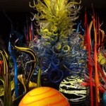 Het werk Mille Fiori van glaskunstenaar Dale Chihuly in het Groninger Museum in Groningen<br/>Copyright © JTravel.nl Het werk Mille Fiori van glaskunstenaar Dale Chihuly in het Groninger Museum in Groningen<br/>Copyright © JTravel.nl