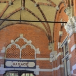 Aan de buitenkant van het stationsgebouw van Groningen<br/>Copyright © JTravel.nl Aan de buitenkant van het stationsgebouw van Groningen<br/>Copyright © JTravel.nl