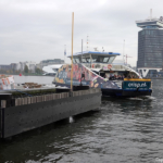 De pont naar Amsterdam-Noord tijdens mijn wandeling in de haven van Amsterdam <br/>Copyright © JTravel.nl De pont naar Amsterdam-Noord tijdens mijn wandeling in de haven van Amsterdam <br/>Copyright © JTravel.nl