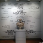 De tentoonstelling Julius Caesar โ ik kwam, ik zag en ging ten onder in het H'ART Museum in Amsterdam De tentoonstelling Julius Caesar โ ik kwam, ik zag en ging ten onder in het H'ART Museum in Amsterdam