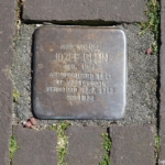 Stolperstein voor Jozef Blein in Hoogeveen tijdens de 24e etappe van het Westerborkpad / Copyright JTravel.nl Stolperstein voor Jozef Blein in Hoogeveen tijdens de 24e etappe van het Westerborkpad / Copyright JTravel.nl