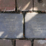 Stolpersteine voor Alexander en Martha Stibbe aan de Zuideinde 65 in Meppel tijdens de 23e etappe van het Westerborkpad / Copyright JTravel.nl Stolpersteine voor Alexander en Martha Stibbe aan de Zuideinde 65 in Meppel tijdens de 23e etappe van het Westerborkpad / Copyright JTravel.nl