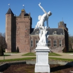 Kasteel Assumburg in Heemskerk tijdens mijn wandeling rond de buitenplaatsen van Heemskerk Kasteel Assumburg in Heemskerk tijdens mijn wandeling rond de buitenplaatsen van Heemskerk