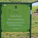 Informatiebord bij Kasteel Assumburg in Heemskerk tijdens mijn wandeling rond de buitenplaatsen van Heemskerk Informatiebord bij Kasteel Assumburg in Heemskerk tijdens mijn wandeling rond de buitenplaatsen van Heemskerk