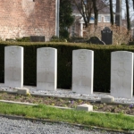 Oorlogsgraven in Heemskerk tijdens mijn wandeling rond de buitenplaatsen van Heemskerk Oorlogsgraven in Heemskerk tijdens mijn wandeling rond de buitenplaatsen van Heemskerk